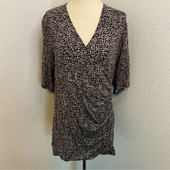 Dana Buchman Wrap Front Ruche Short Sleeve Abstract Black Tan Blouse Top Sexy XL - Picture 1 of 8